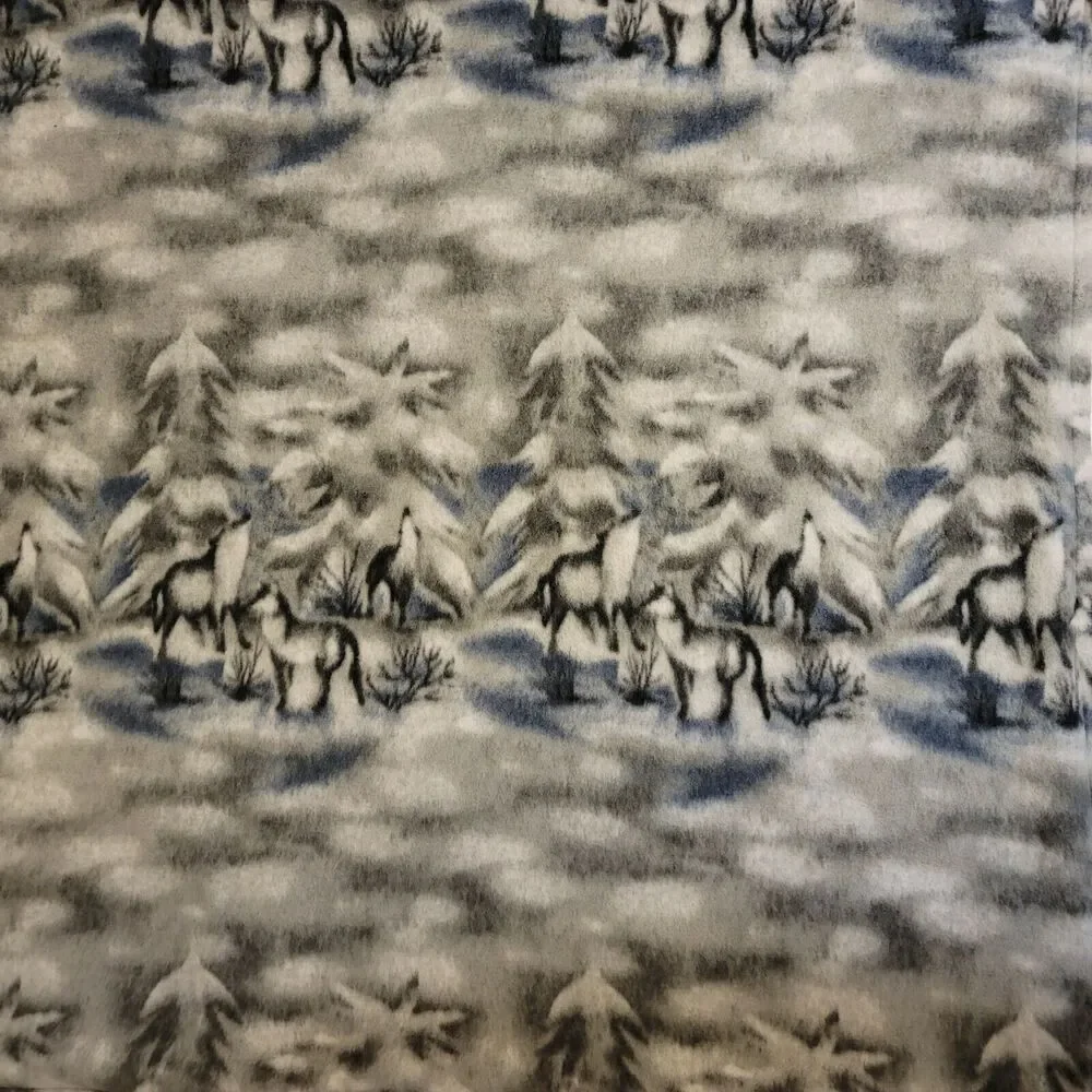 Fleece Lap Blanket Snow Wolf Scene Howling Wall Hanging Hand Made
